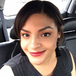 Meet your Posher, Abigail